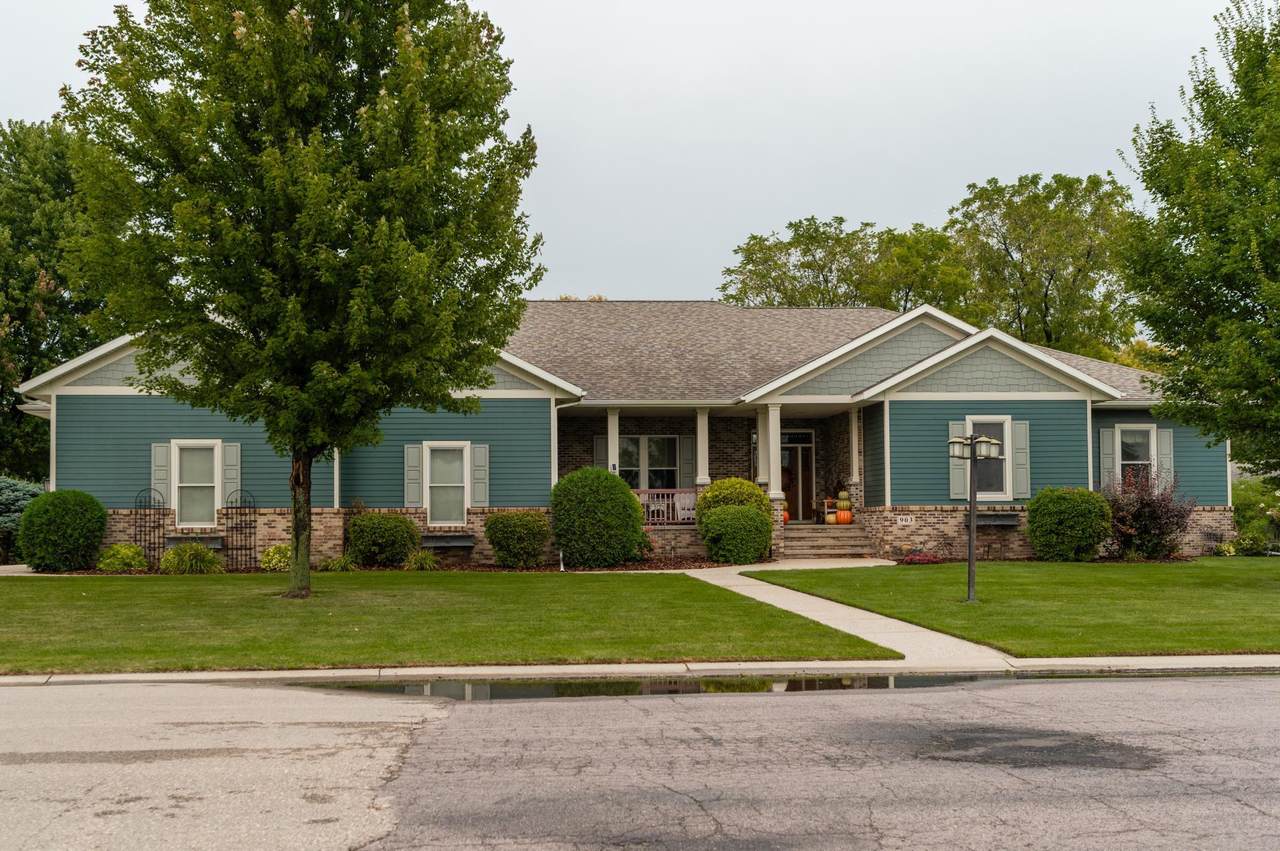 903 13th Street - Photo 1