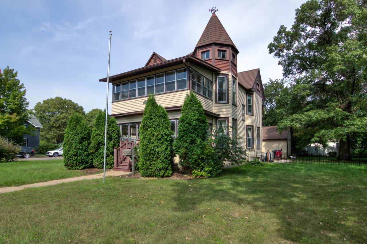 324 Coleman Street - Photo 1