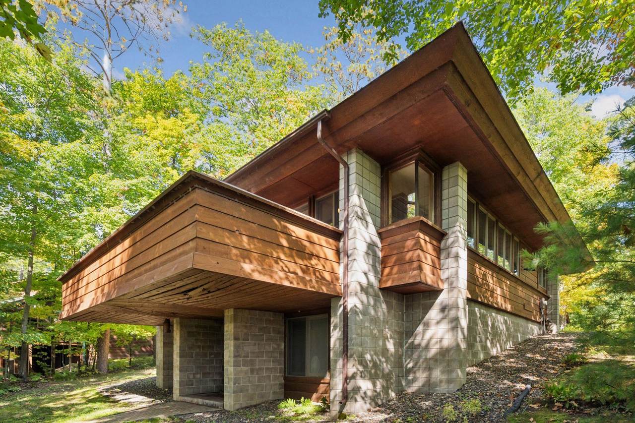 2261 20th Street - Photo 1