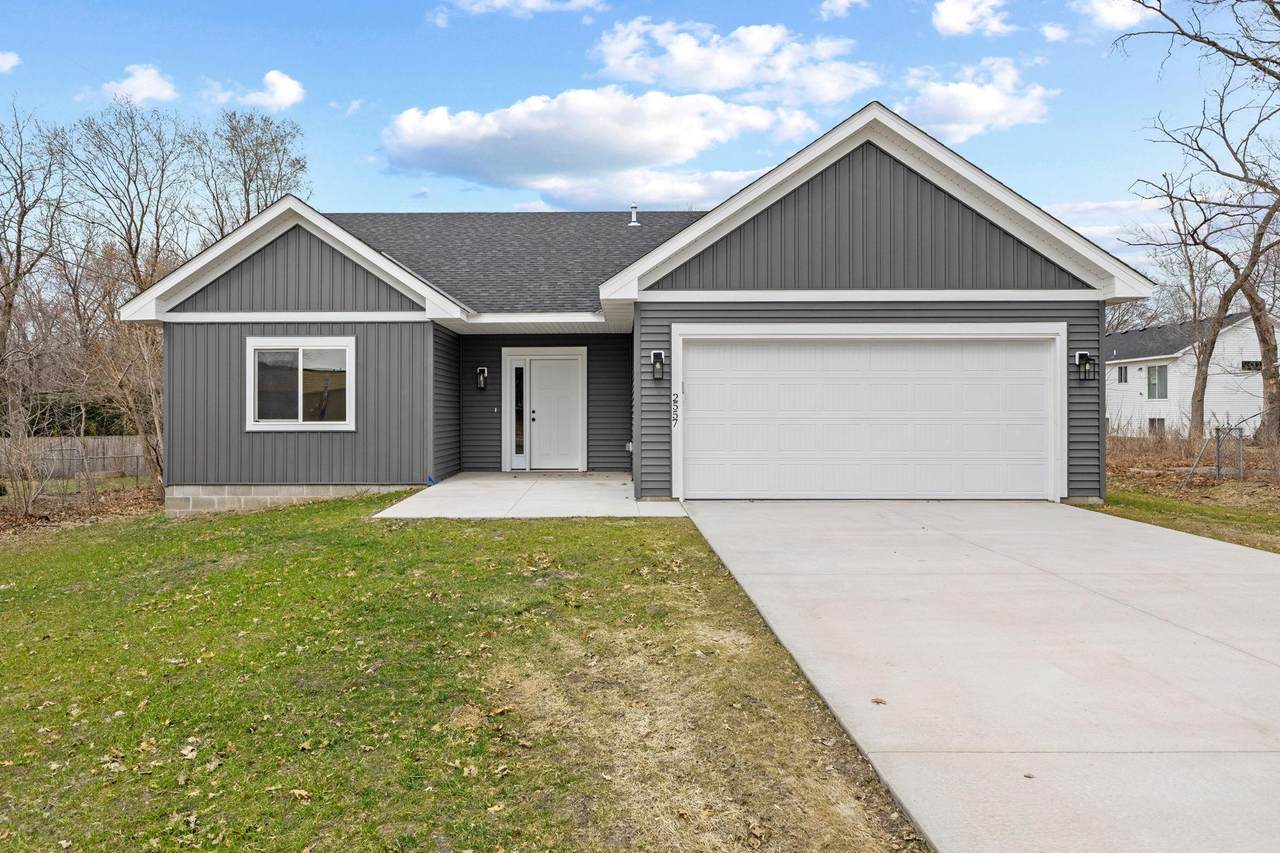 2557 County Rd I - Photo 1