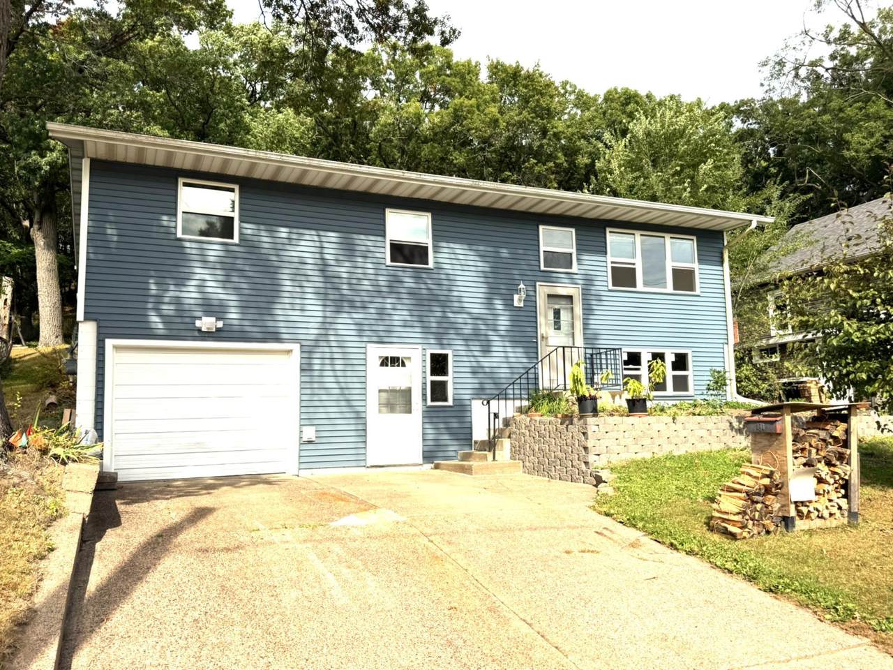 1920 Bellevue Avenue - Photo 1