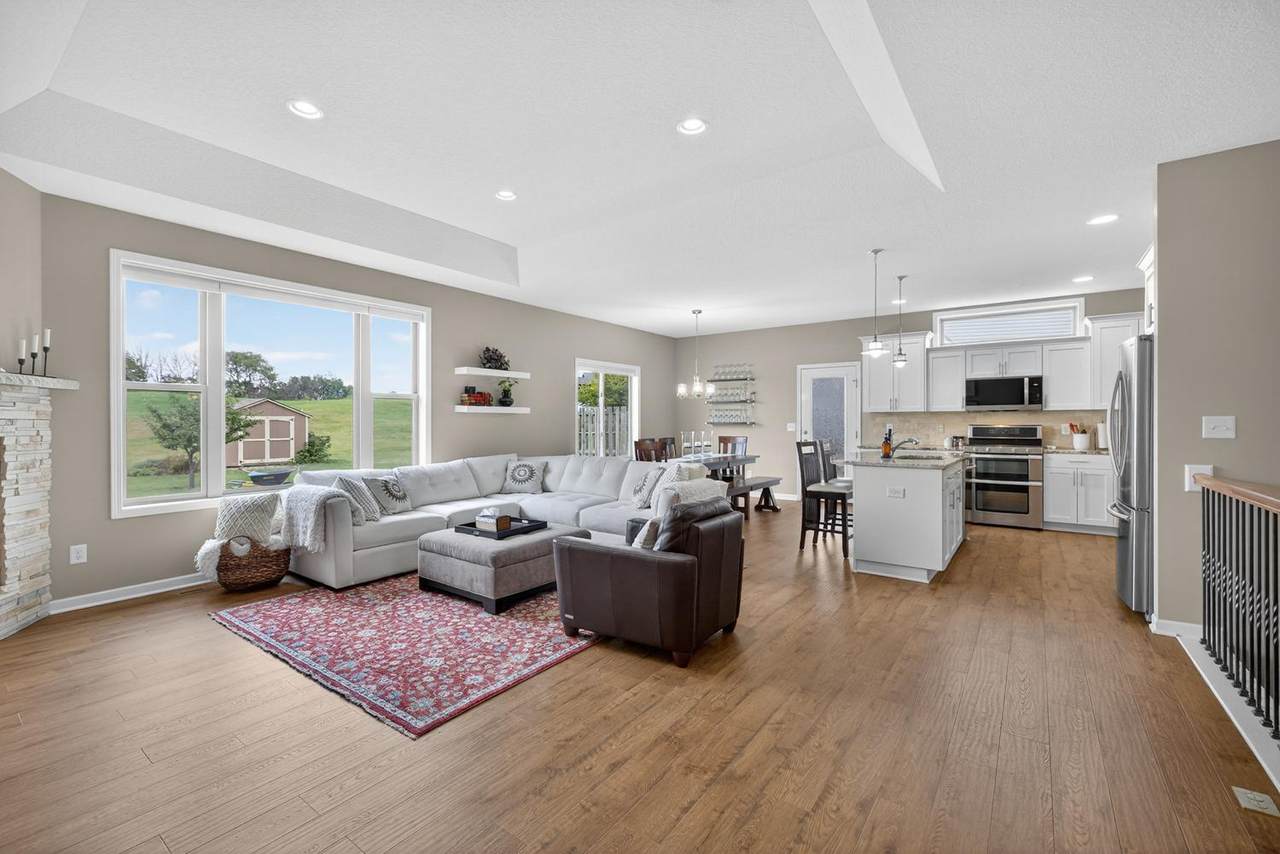 875 Golfview Avenue - Photo 1