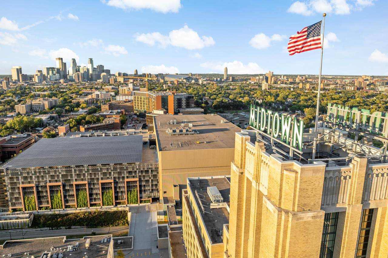 2929 Chicago Avenue - Photo 1