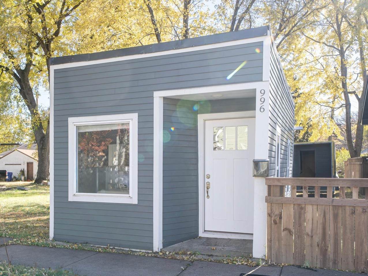 996 Front Avenue - Photo 1