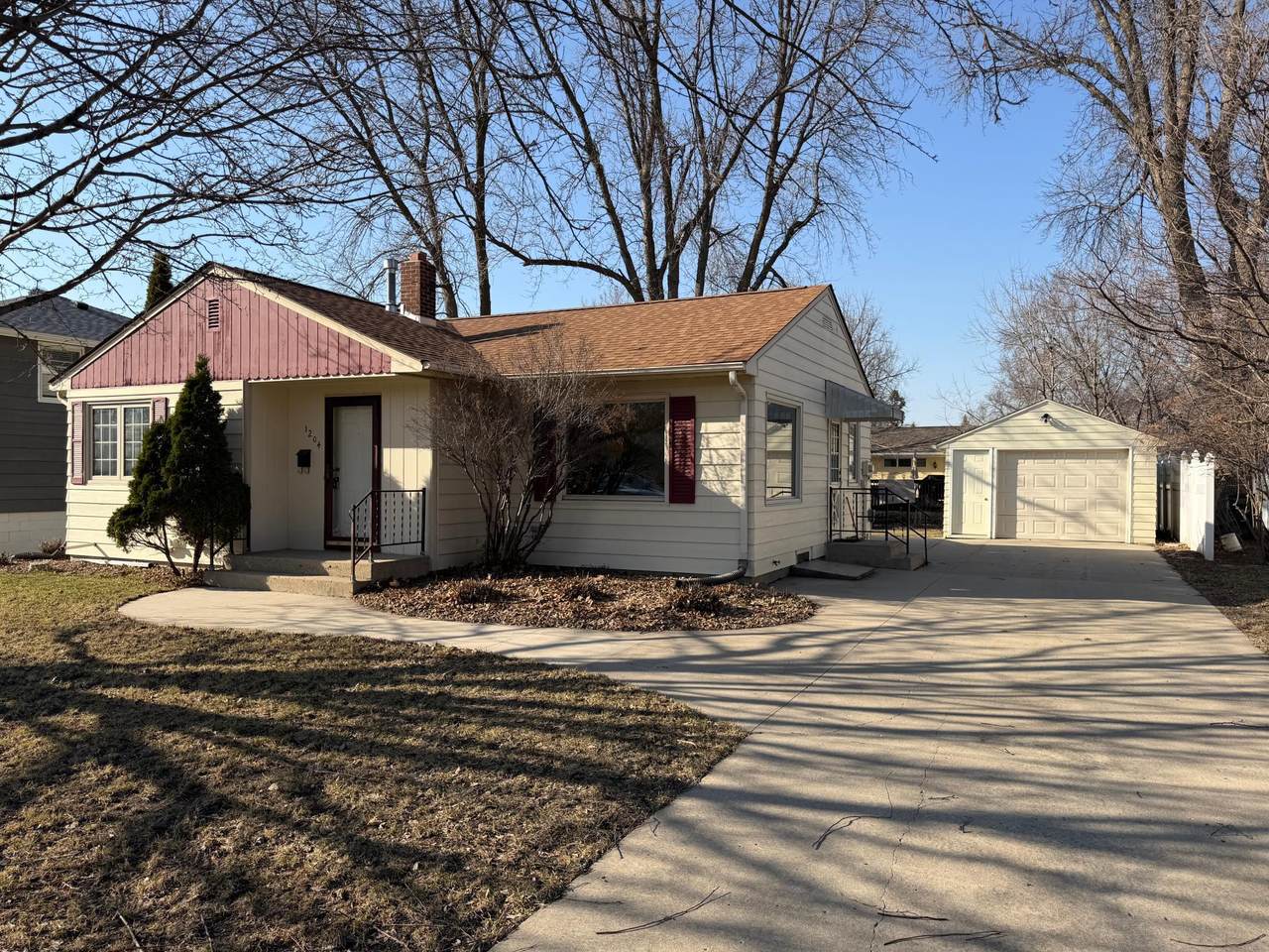 1204 Willmar Avenue - Photo 1
