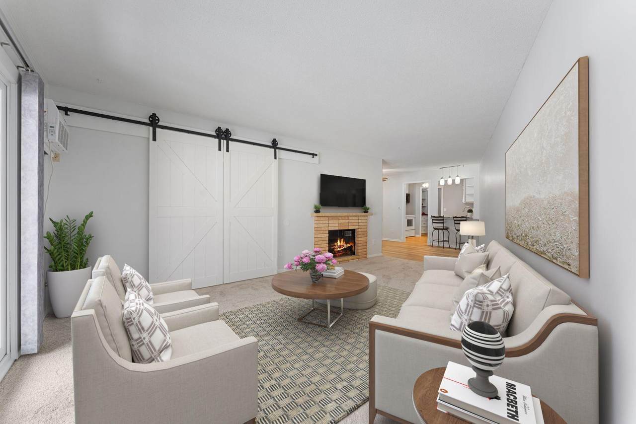 2690 Oxford Street - Photo 1