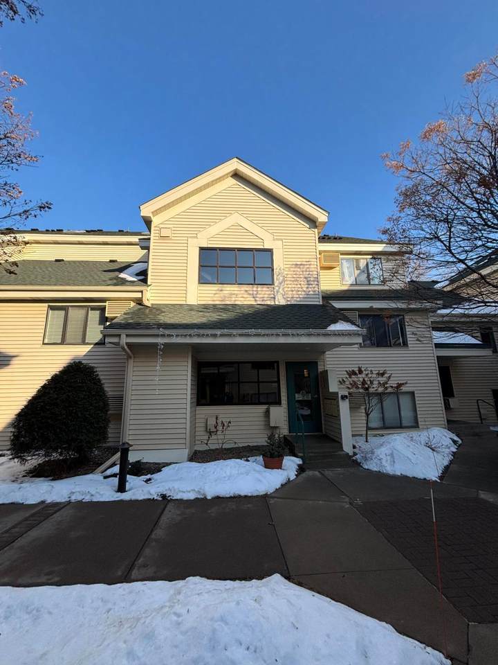 7625 Edinborough Way - Photo 1