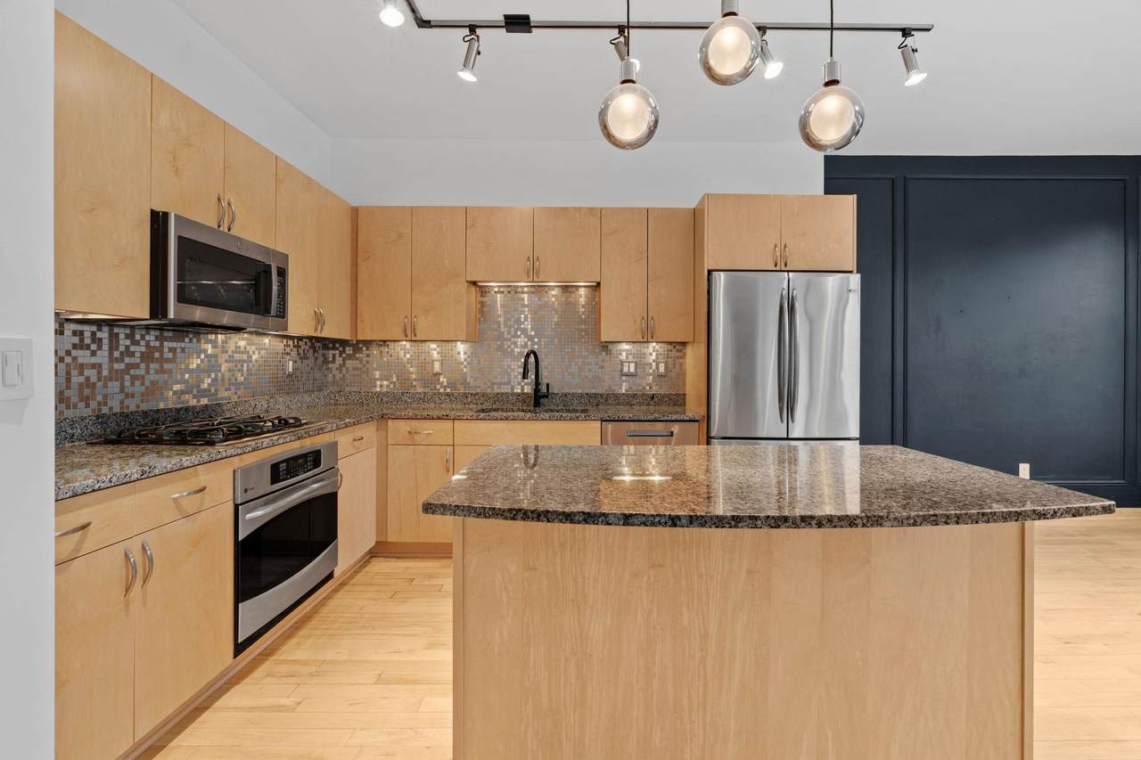 215 10th Avenue - Photo 1