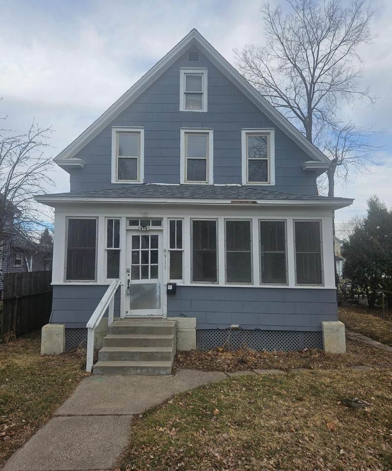 911 Jenks Avenue - Photo 1