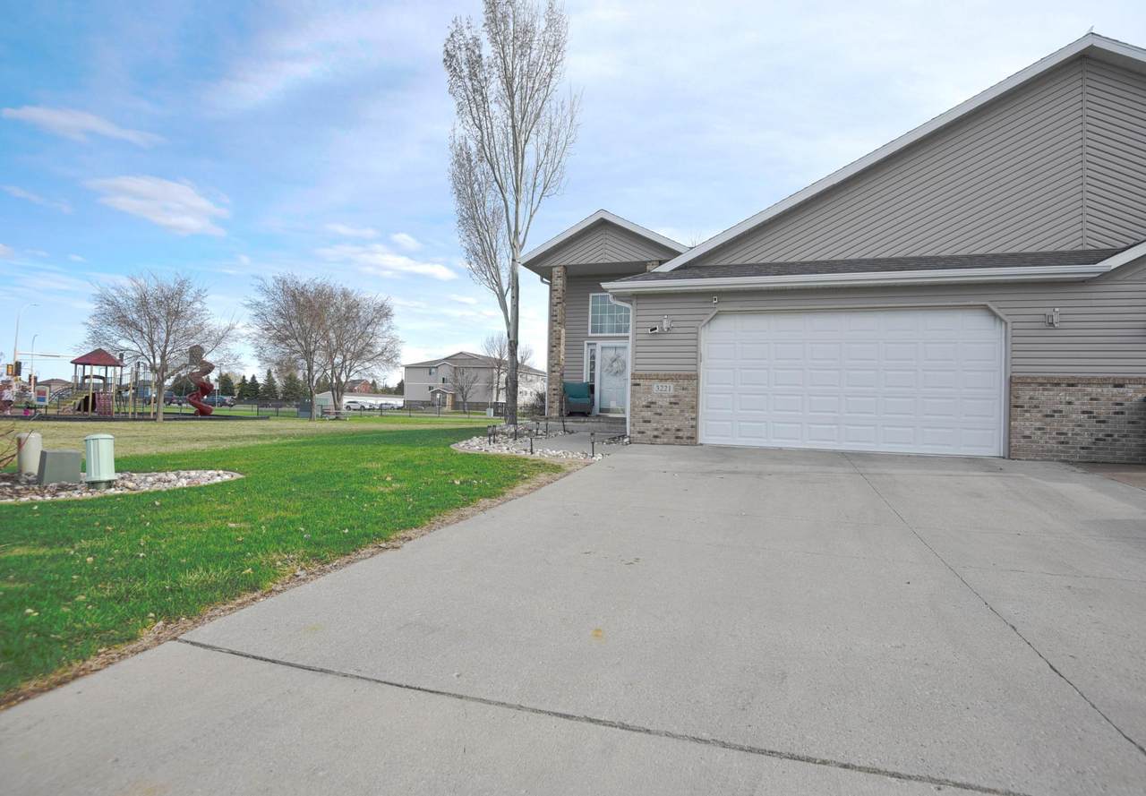 3221 11th Avenue - Photo 1