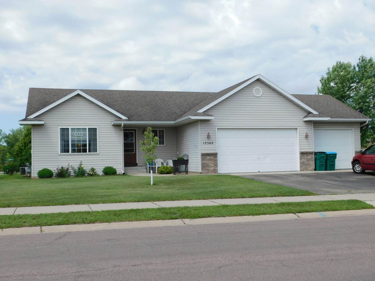 12340 44th Avenue - Photo 1