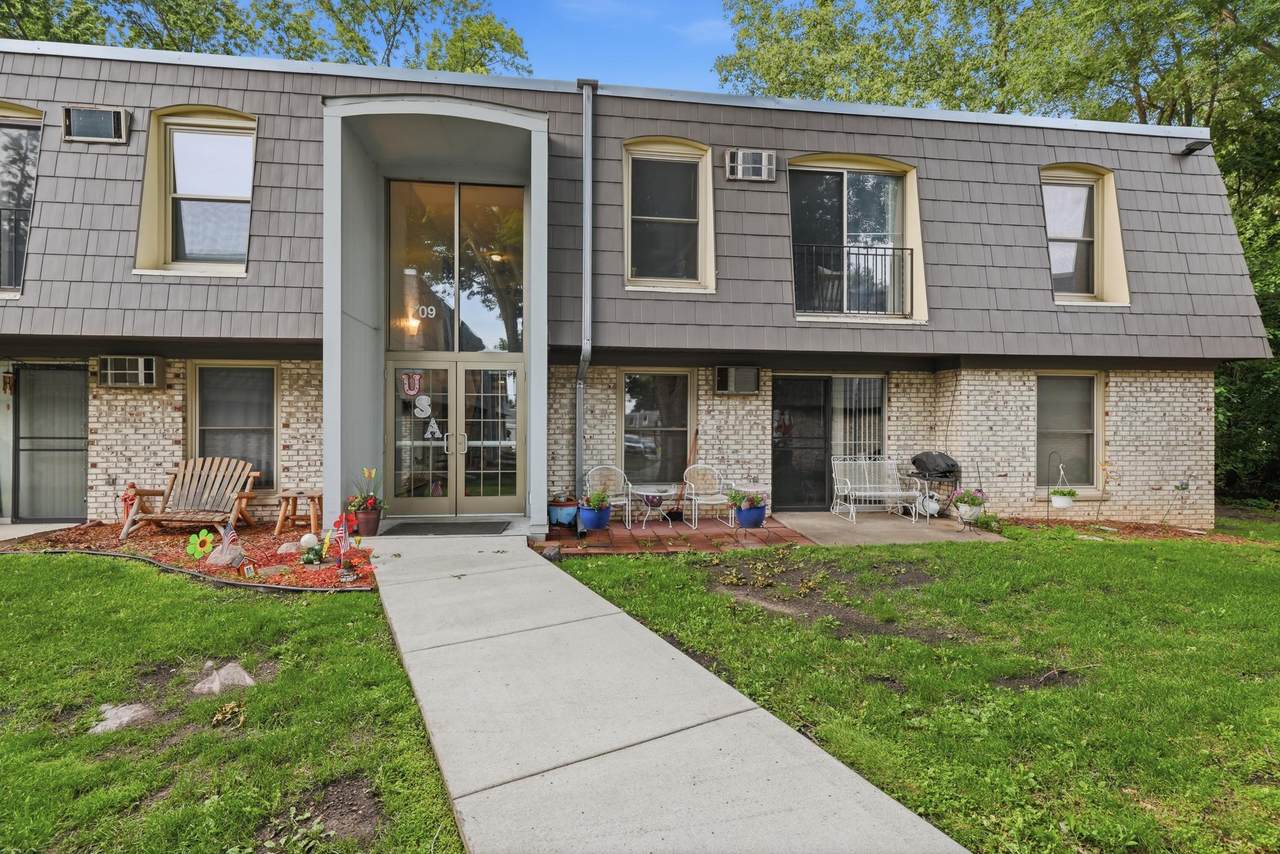 709 11th Avenue - Photo 1