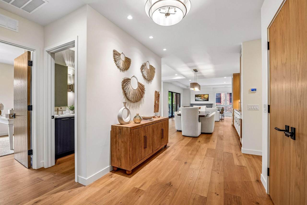 150 Broadway Avenue - Photo 1