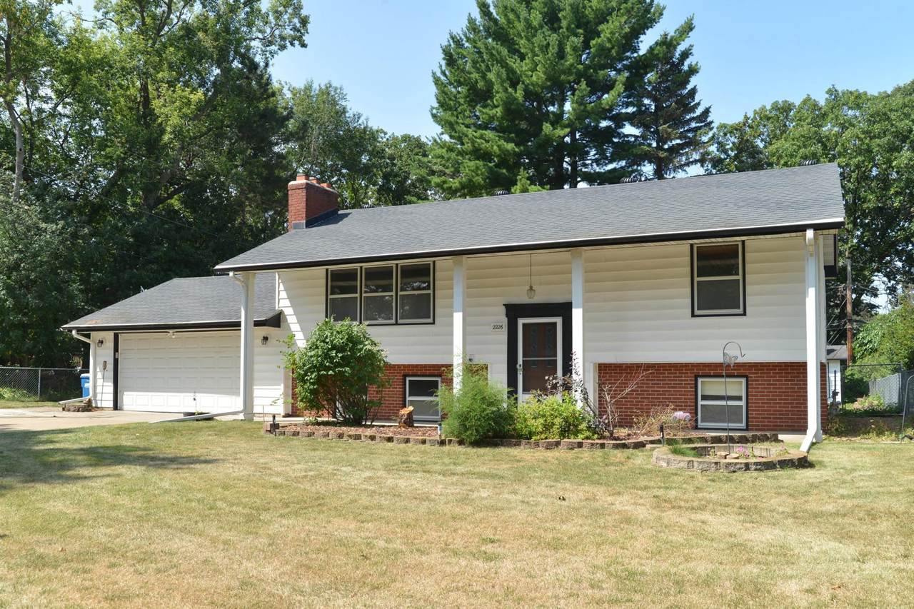2226 Pleasant View Drive - Photo 1