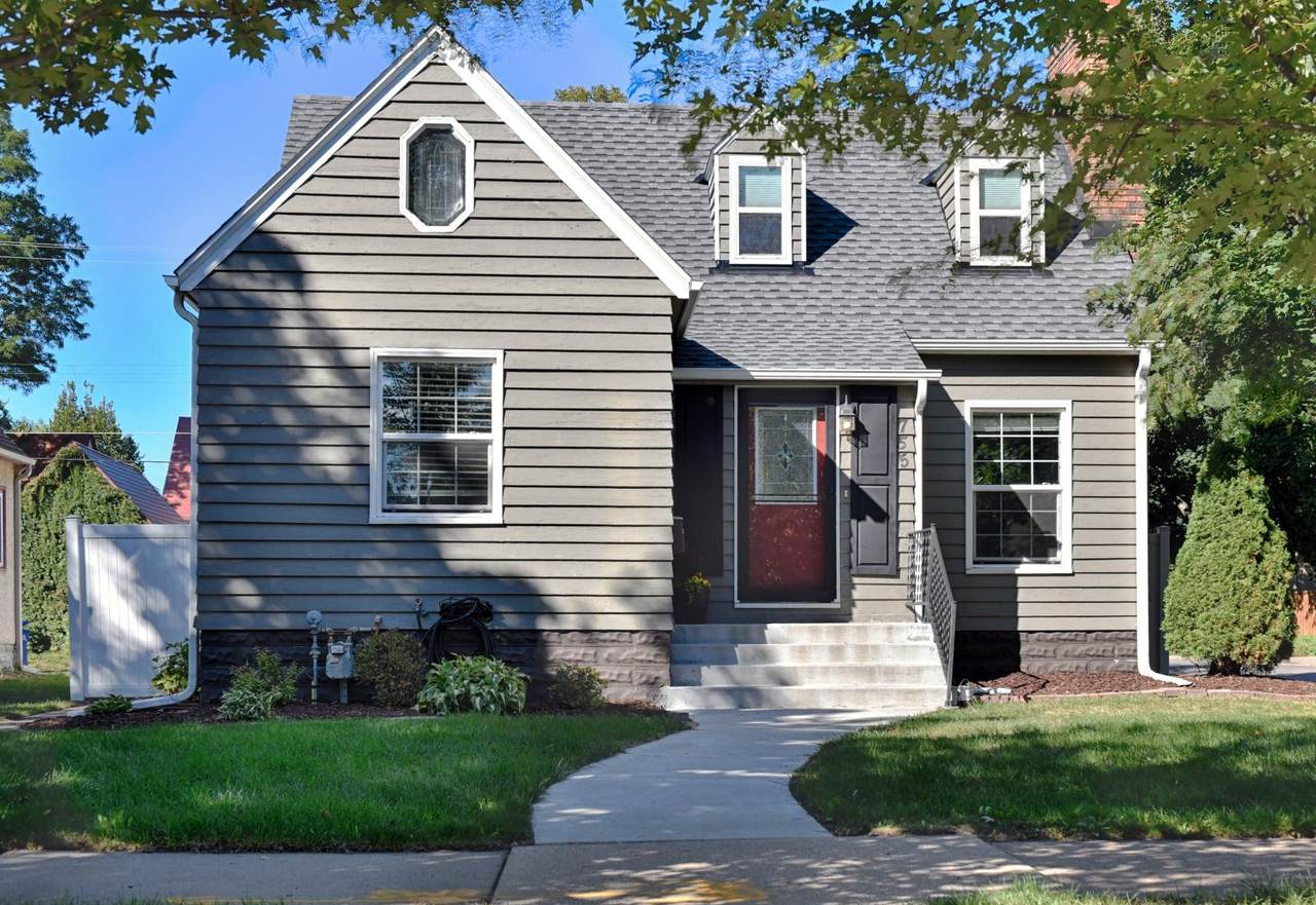 755 Cottage Avenue - Photo 1