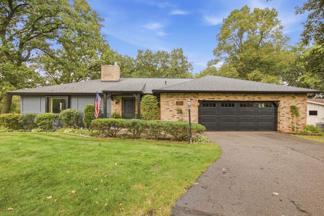 1725 Woodland Road - Photo 1