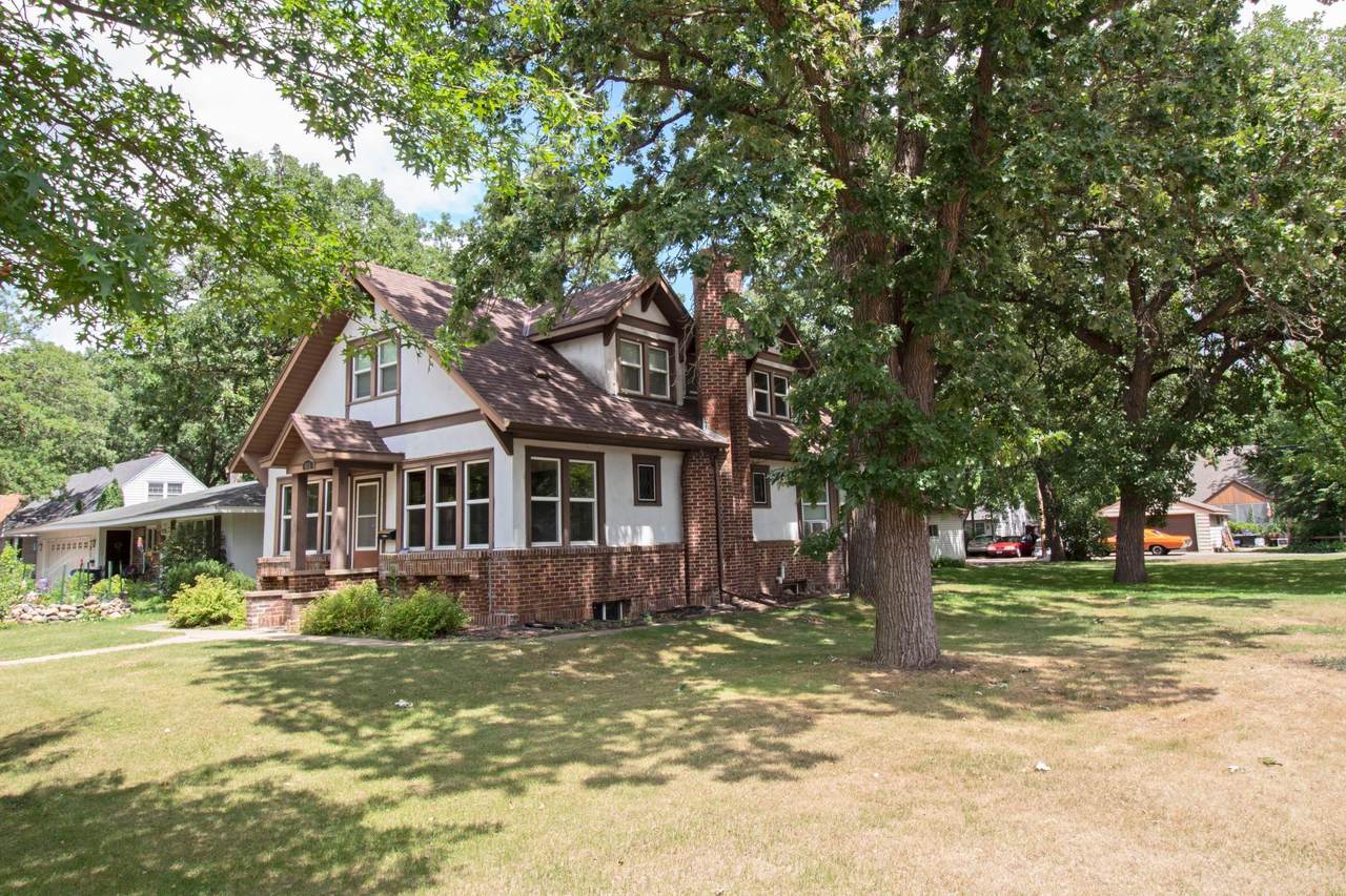 606 Riverside Drive - Photo 1