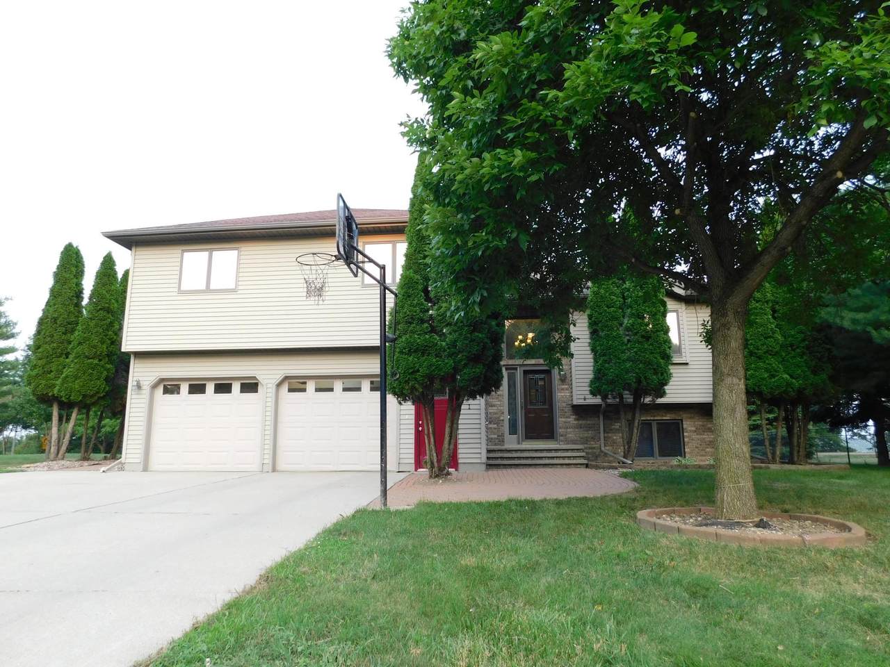 1651 Kens Court - Photo 1