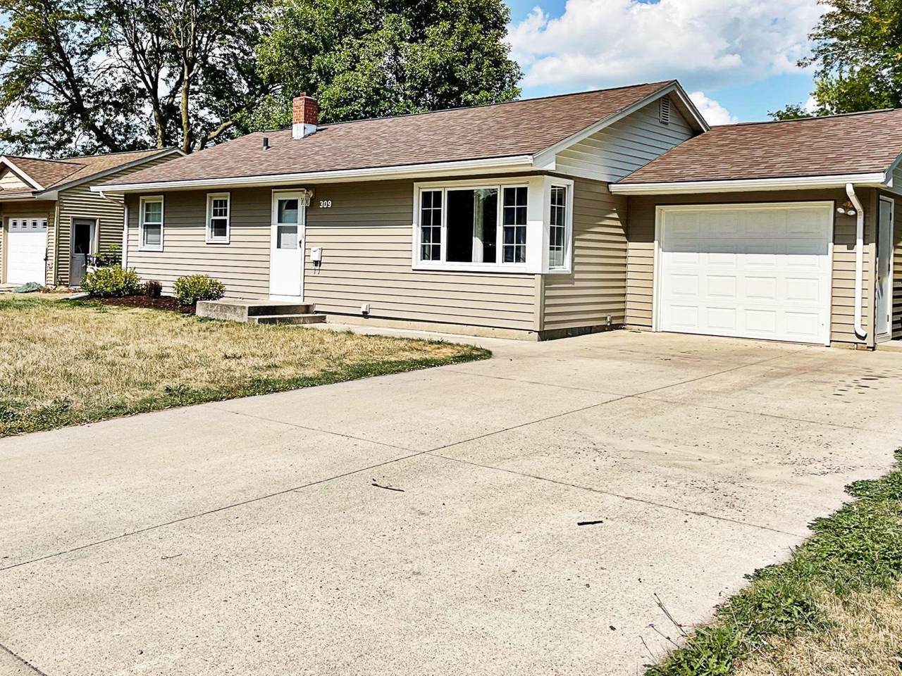 309 Sunrise Boulevard - Photo 1