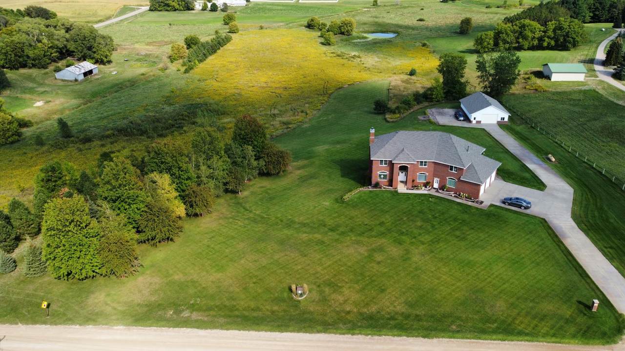 9110 Pioneer Trail - Photo 1