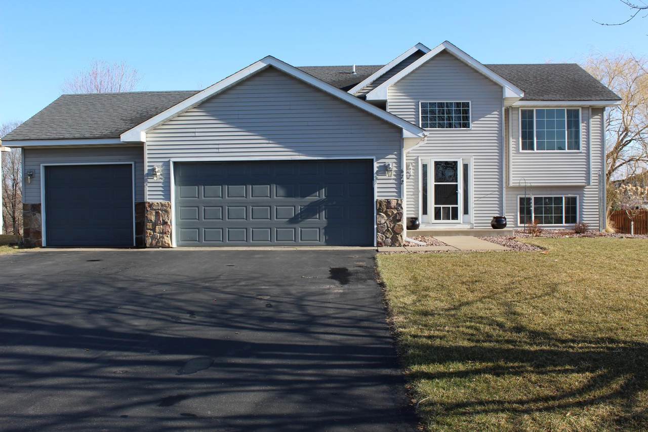 672 Susan Street - Photo 1
