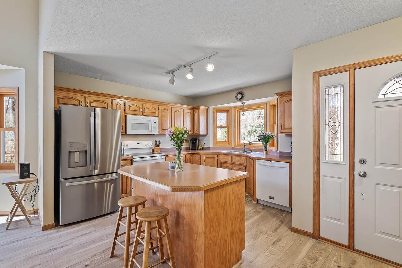 20821 Austin Street - Photo 1