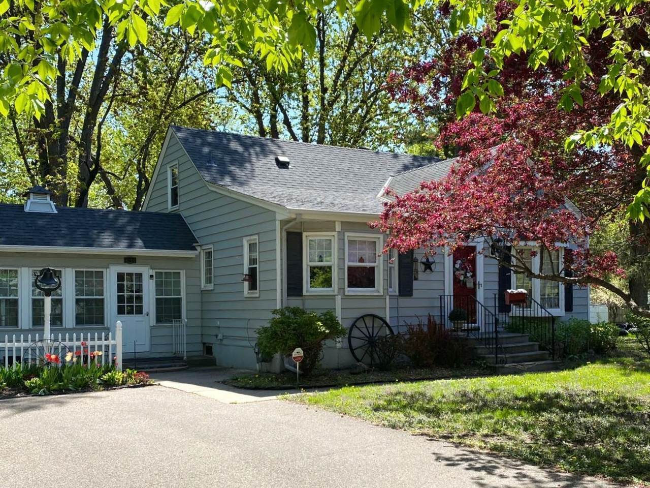 6280 Broadway Avenue - Photo 1