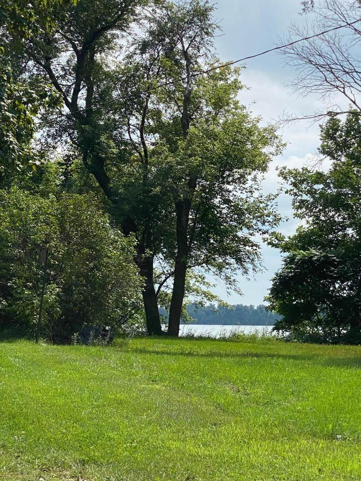 111 Shore Drive - Photo 1