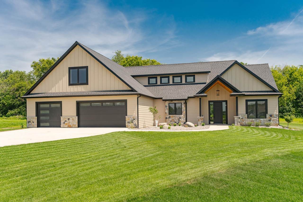 7414 Skyward Lane - Photo 1