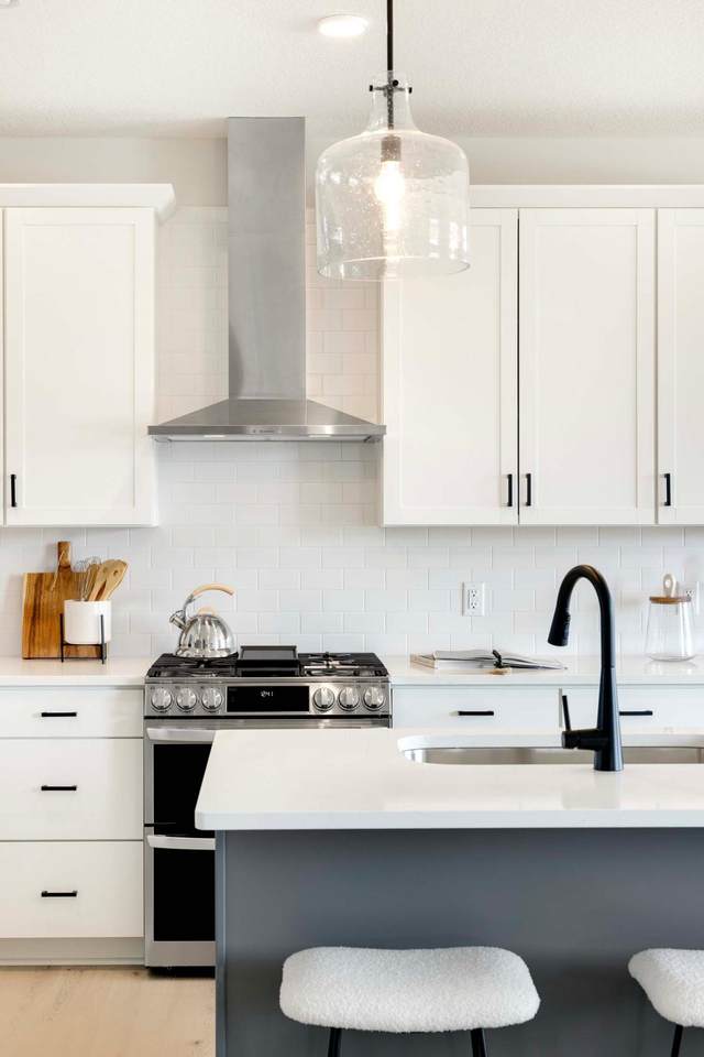 3468 Knightsbridge Trail - Photo 1