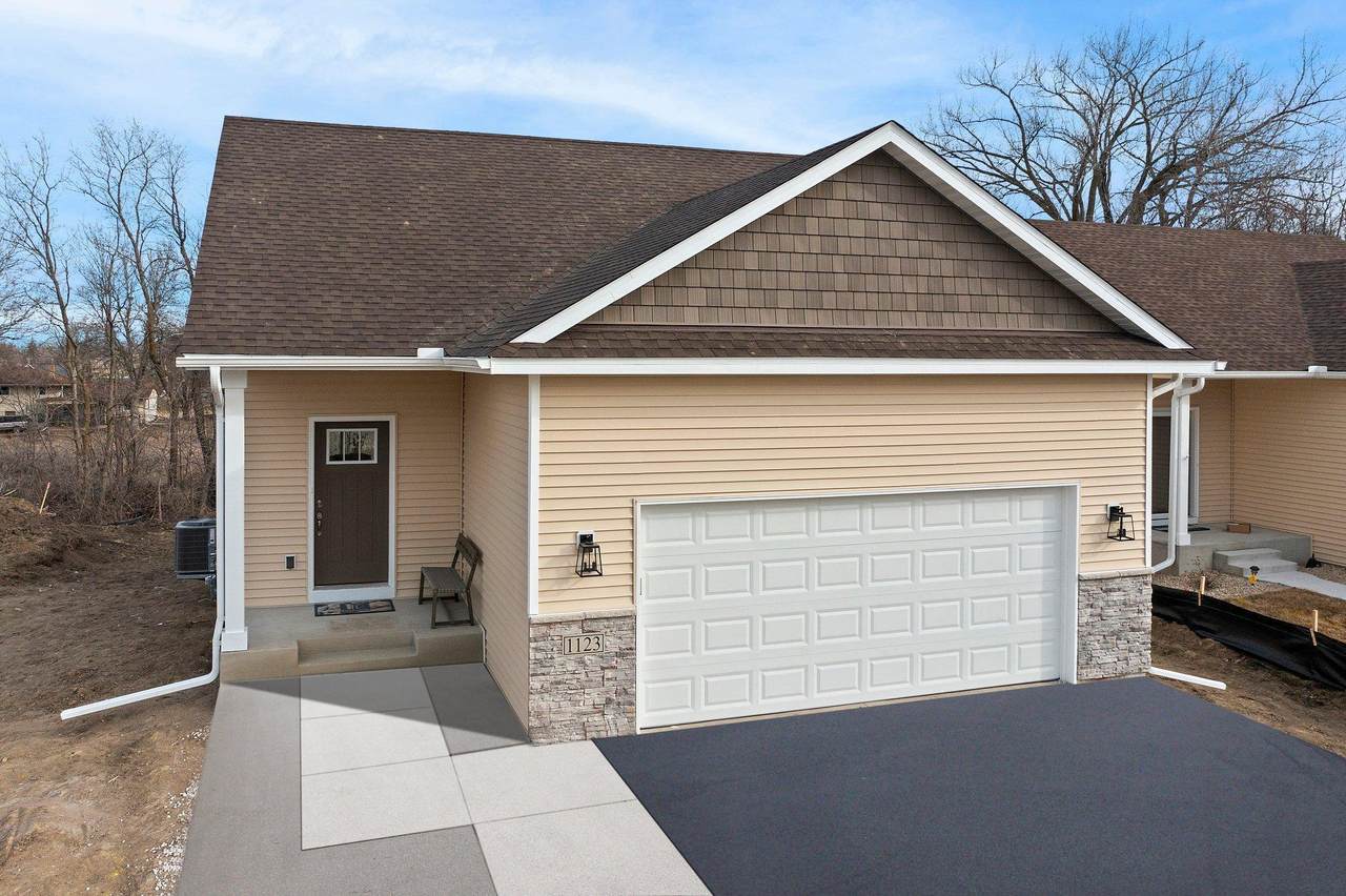 1121 Seurer Street - Photo 1