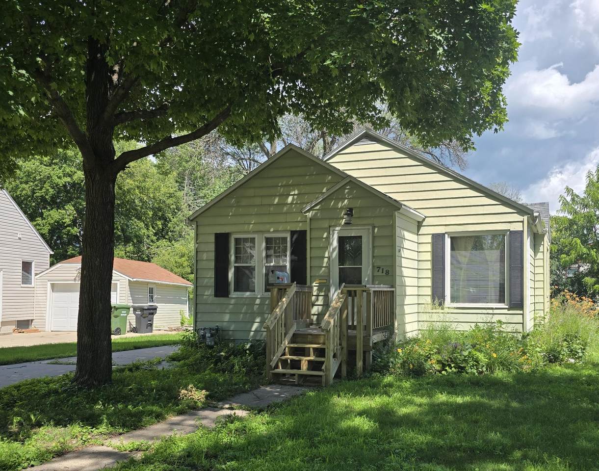 718 Winifred Street - Photo 1