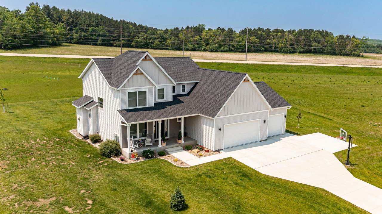 1261 Skyview Circle - Photo 1