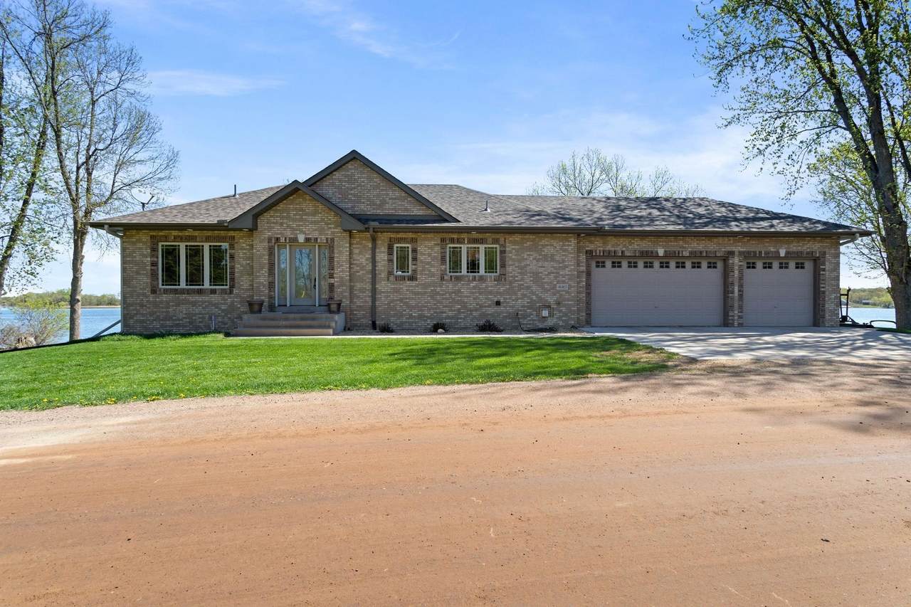 46463 Cambridge Drive - Photo 1