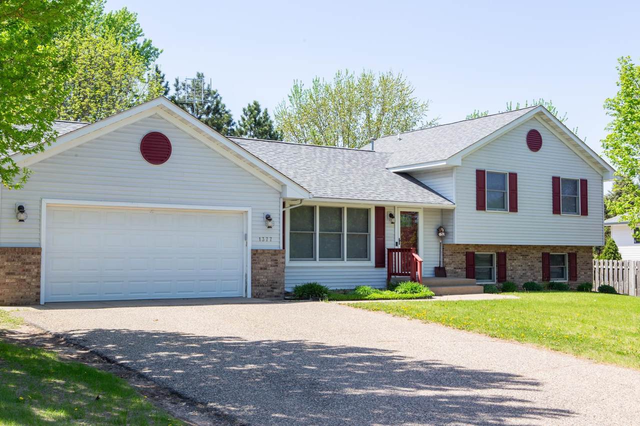 1377 Parkview Drive - Photo 1