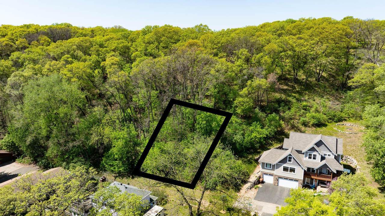 636 Oakwood Street - Photo 1