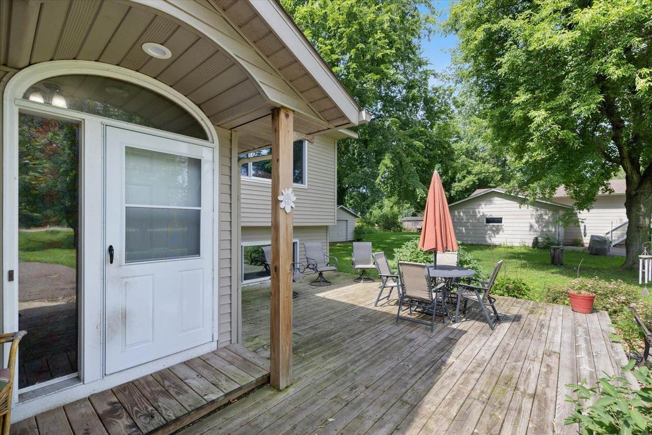 428 Riverview Drive - Photo 1