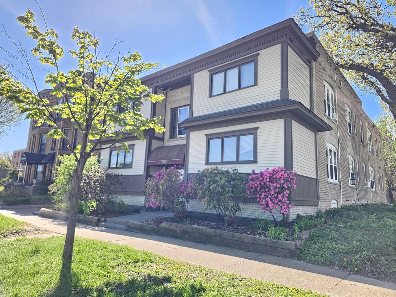 304 Marshall Avenue - Photo 1