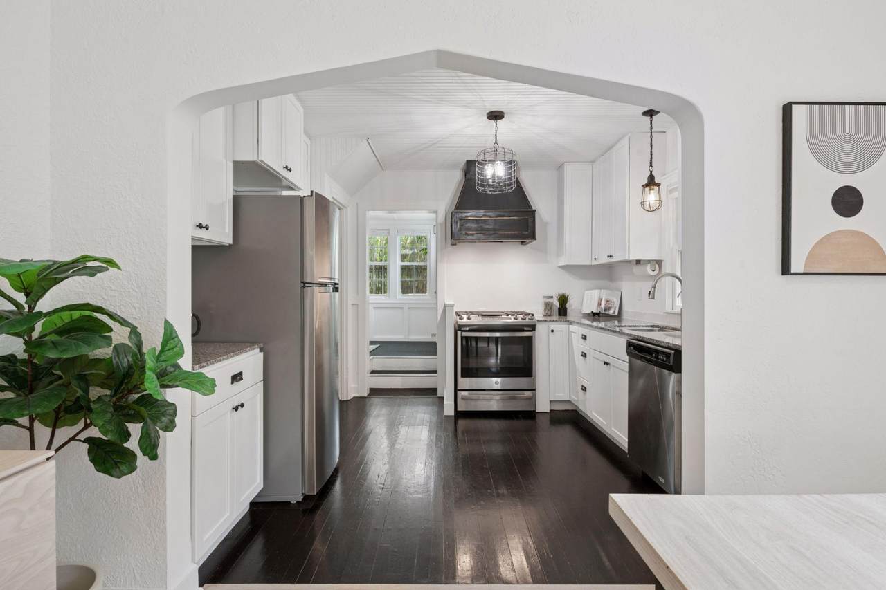 3937 Ewing Avenue - Photo 1