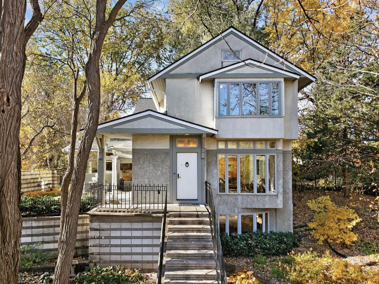 555 Montcalm Place - Photo 1