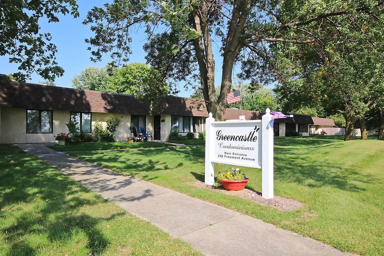 250 Freemont Avenue - Photo 1