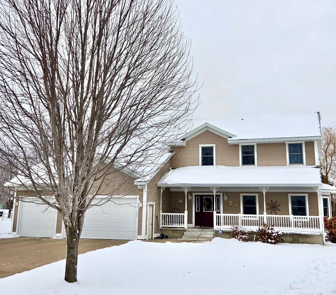 202 Park Court - Photo 1