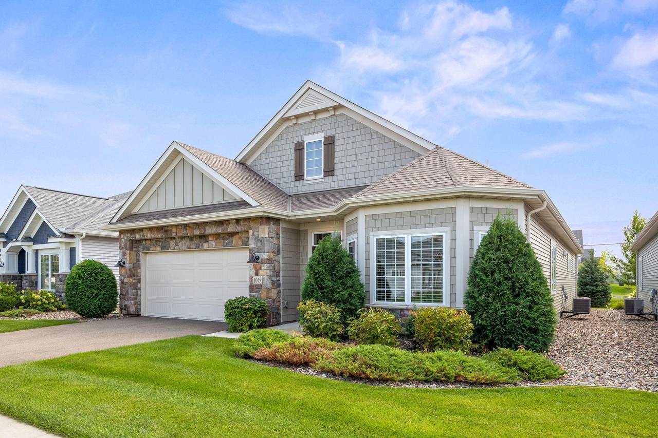 1045 Roselyn Drive - Photo 1