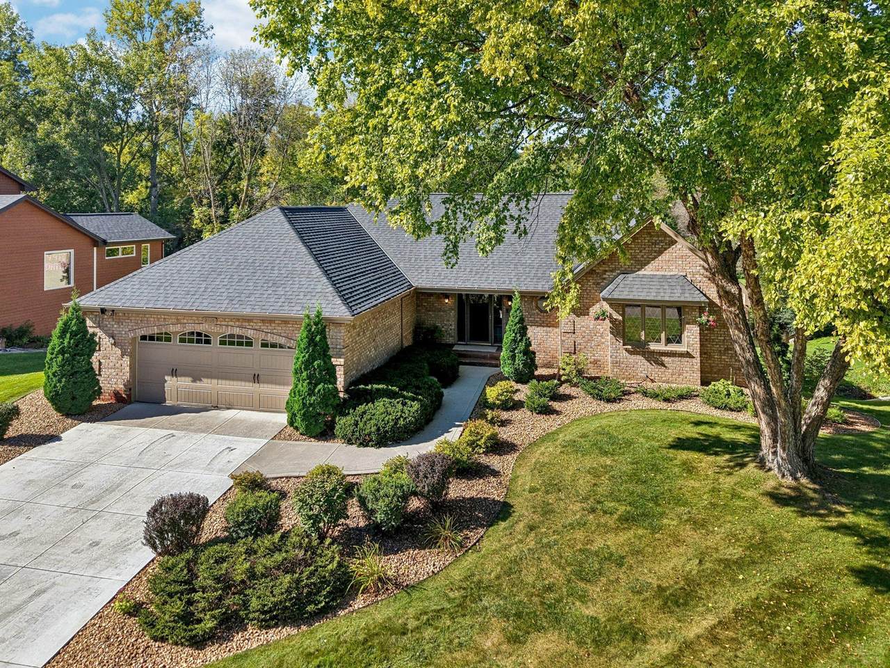 3665 Vinewood Lane - Photo 1