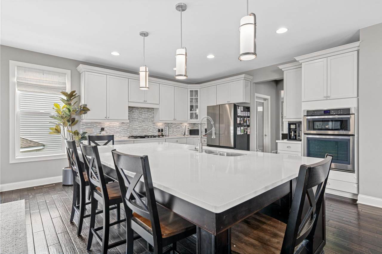 12598 84th Place - Photo 1