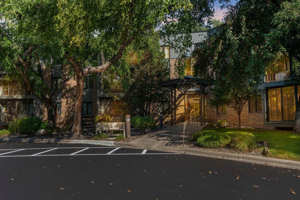 10 Windsor Court - Photo 1