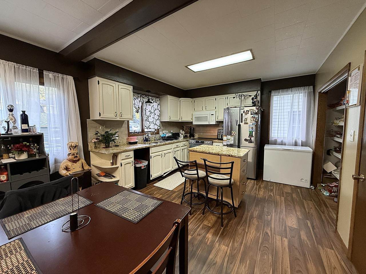 202 6th Street - Photo 1