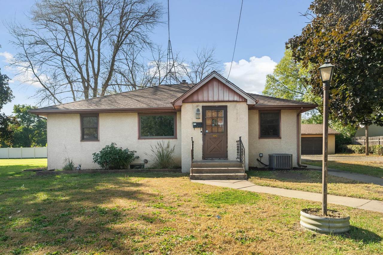 1942 Eddy Street - Photo 1