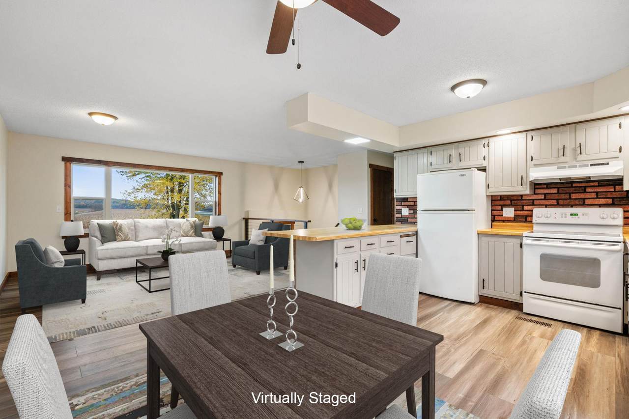 N13651 320th Street - Photo 1