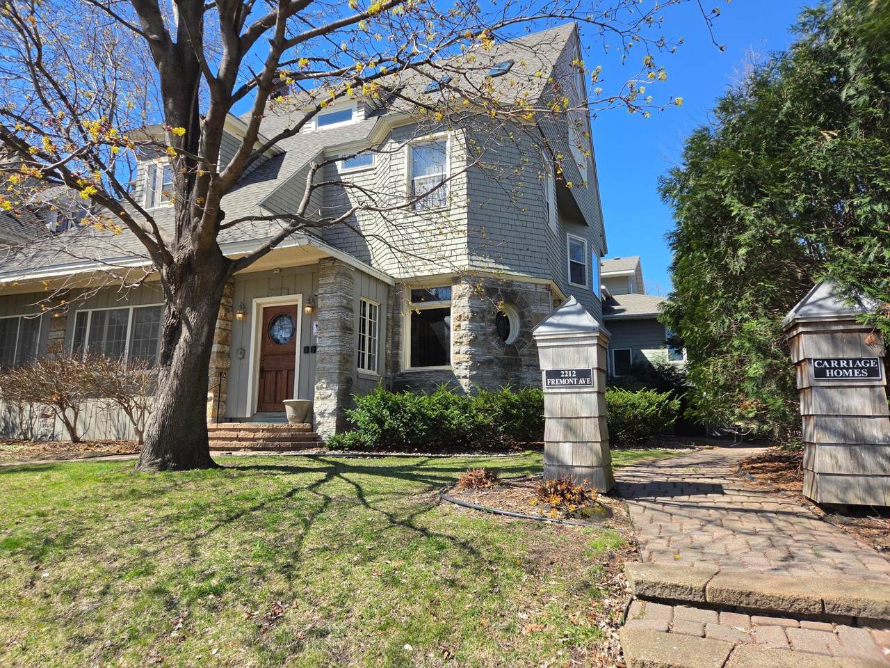 2212 Fremont Avenue - Photo 1